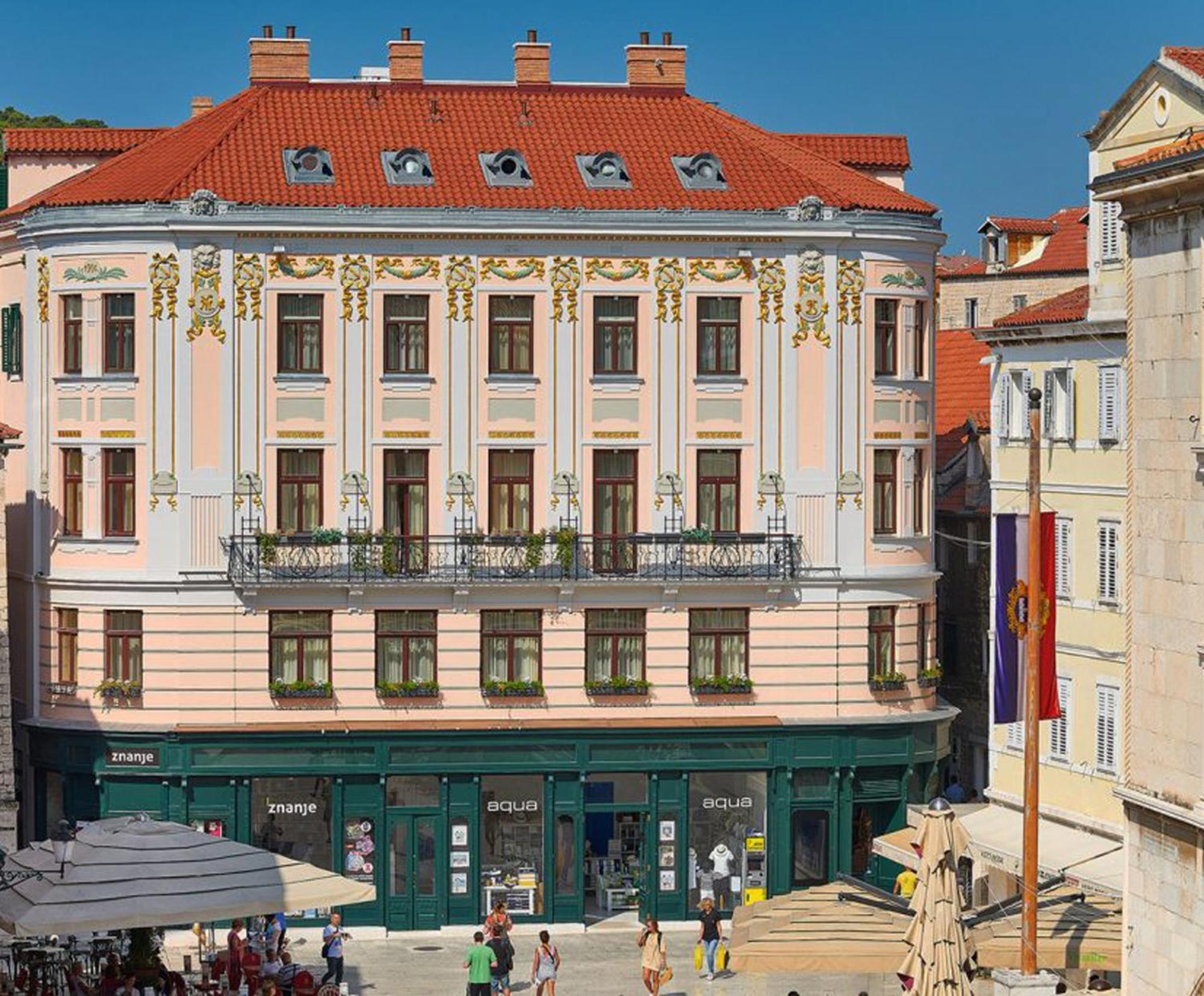 Royal Piazza Pensionat 4*