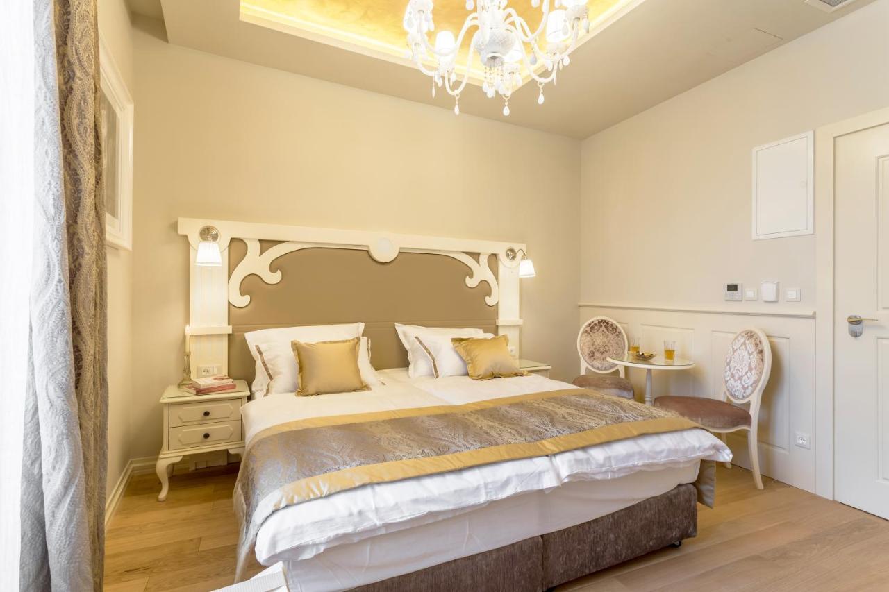 Royal Piazza Pensionat 4*